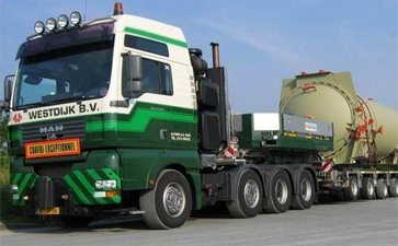 年底將至，大件運(yùn)輸公司的員工都在干嘛